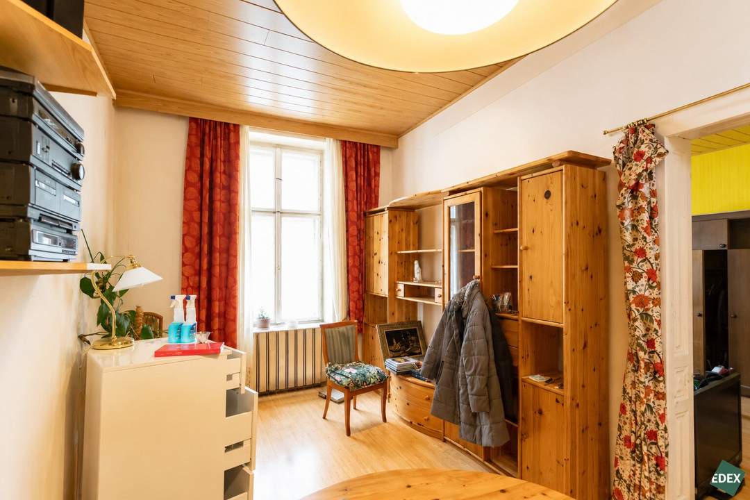 Neu in der Vermarktung: Sanierungsbedürftige 3-Zimmer-Wohnung nahe Westbahnhof