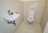 INNSTASSE, unbefristete 67 m2 Altbau, 2 Zimmer, Komplettküche, Wannenbad, Parketten, 3. Liftstock