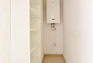 Charmante Dachgeschosswohnung mit viel Licht und luftiger Raumhöhe! Innenhof-Süd-Ausrichtung! Top Anbindung! Ab sofort verfügbar!