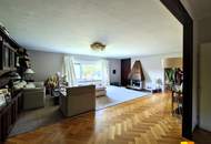 Anleger aufgepasst: gepflegtes Zweifamilienhaus auf großem Grundstück