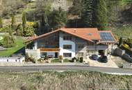 Riesiges Ein- oder Zweifamilienhaus mit 359 m² Wohnfläche, 2 Terrassen, Garage und Fernblick in Thalheim