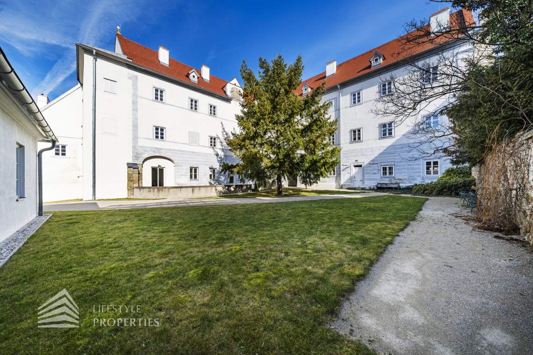 Saniertes Renditeobjekt mit 18 Einheiten und ausbaufähigem Rohdachboden in Klosterneuburg