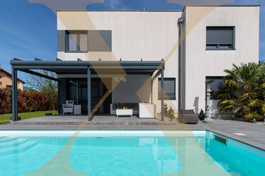 Hochwertiges Einfamilienhaus mit Garage, Pool und gepflegtem Eigengarten in Traun zu verkaufen!