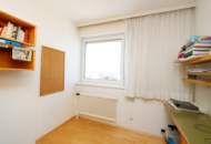 Perfekt geschnittene Dachgeschoss-Wohnung in attraktiver Lage nahe dem Krankenhaus und Bahnhof