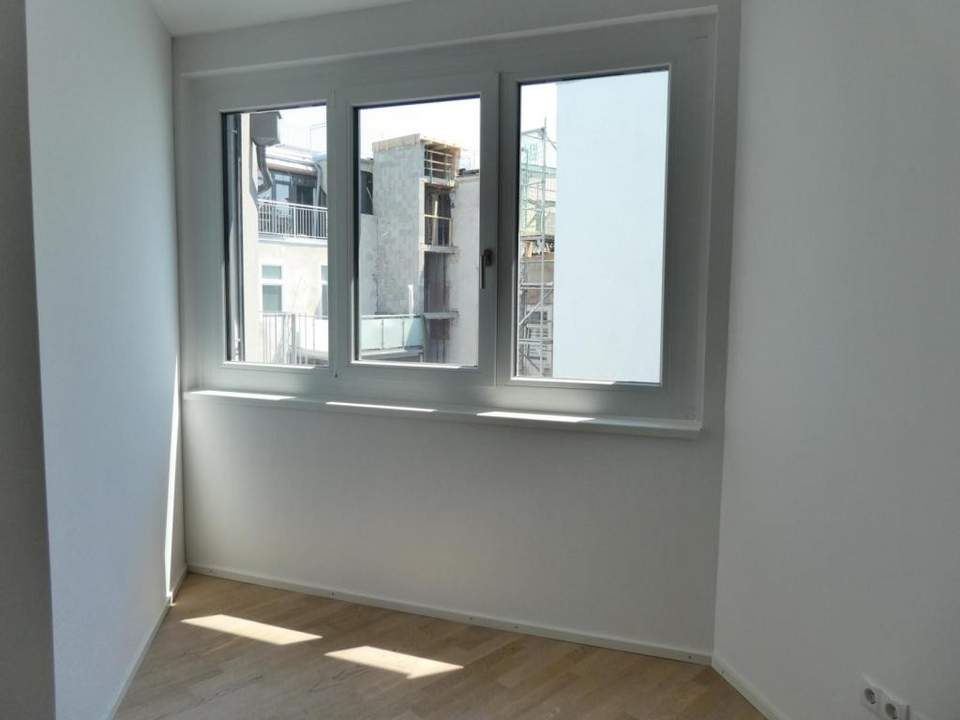 Moderne 2-Zimmer Wohnung mit Loggia // Zw. Burggasse und Neustiftgasse // ab AUGUST!!