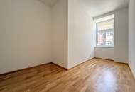 NEUER PREIS - SOMMERAKTION | 3-Zimmer Altbauwohnung mit großem innenhofseitigem Balkon im 1. Liftstock | ERSTBEZUG NACH SANIERUNG