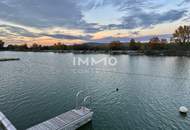 Von der Sonne geküsst im 149m² Eigengarten! Genießen Sie Annehmlichkeiten wie Sauna, Badesteg, Spa!