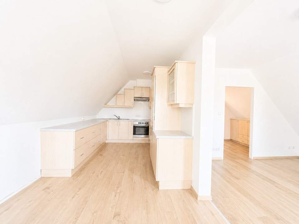 ++ ST. PETER ++ Lichtdurchflutete 3-Zimmer-Maisonettewohnung inkl. zwei Außenstellplätzen – bezugsfrei ab Juli