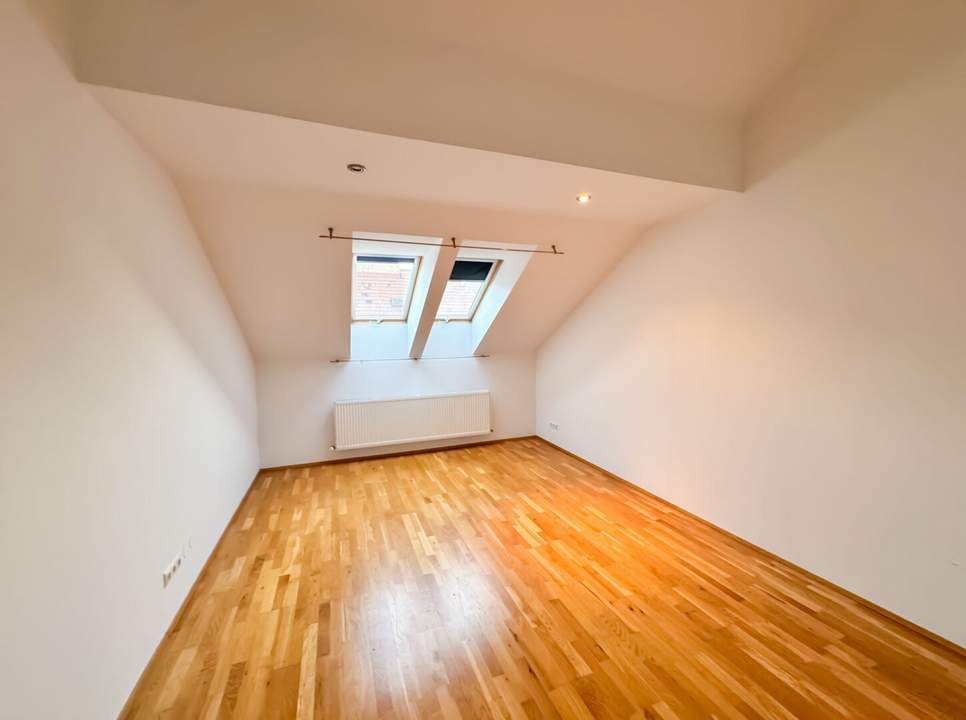 72,9m2 Dachgeschosswohnung mit 27 m2 Terrasse, Nähe Botanischer Garten! Fasanviertel!