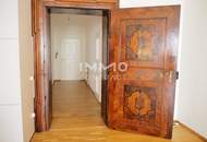 Elegante Loft-Wohnung mit Stuckdecken & Intarsientüren