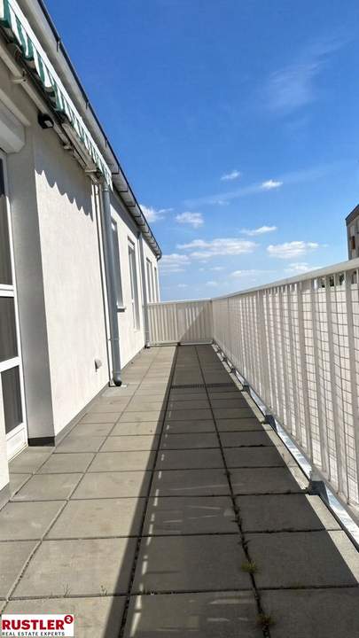 DG - Terrasse mit Stil: Design-Küche, Klimaanlage &amp; Weitblick