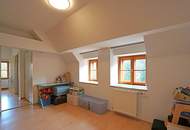 Großzügige 6-Zimmer-Wohnung im charmanten „Adlerhof“ - inkl. Eigengarten und Stellplatz