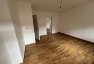 ERSTBEZUG nach umfassender Sanierung! Wunderschöne 3-Zimmer-Wohnung in vorteilhafter Lage am ruhigen Stadtrand von Steyr! Große Fenster, traumhaftes Badezimmer und vielseitige Einrichtungsmöglichkeiten versprechen höchste Wohnqualität!