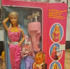 BARBIE TWIRLY CURLS SUPERSTAR 1982, 100 €, Marktplatz-Antiquitäten, Sammlerobjekte & Kunst in 9210 Pörtschach am Wörther See BARBIE TWIRLY CURLS SUPERSTAR 1982, 100 €, Marktplatz-Antiquitäten, Sammlerobjekte & Kunst in 9210 Pörtschach am Wörther See