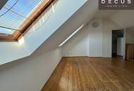 | CHARMANTE 3 ZIMMER-MAISONETTE-DACHGESCHOSSWOHNUNG MIT GALERIE | SONNIGER BALKON | CA. 80 m² | 4. OG | TEILWEISE SANIERUNGSBEDÜRFTIG | RUHIGER INNENHOF | IDEALE LAGE