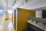 Lagerhalle mit Büros an der B1