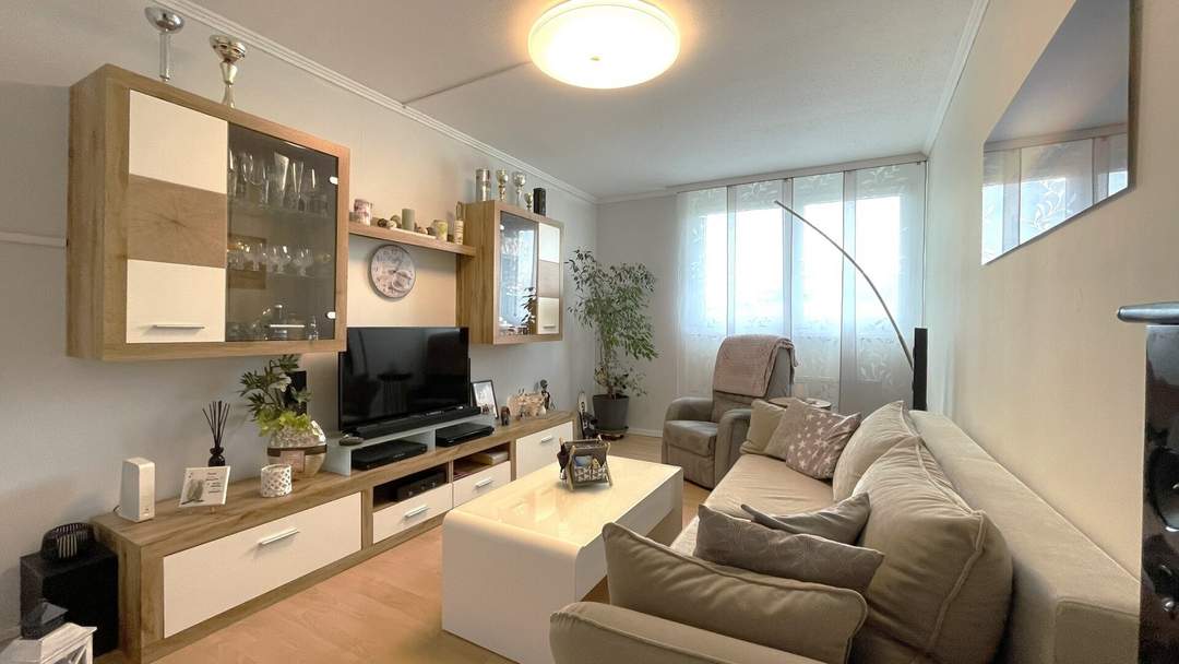 Moderne 4-Zi. Wohnung, 86m², 6. Etage mit Blick über Wiener Neustadt