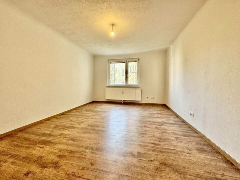 GROSSE 4 ZIMMER NEUBAUWOHNUNG IN SEHR GUTER INFRASTRUKTUR