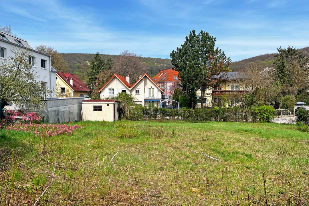 Breitenfurt Ost: Sonniges Eckgrundstück im Ortskern - Aufschließung bezahlt!