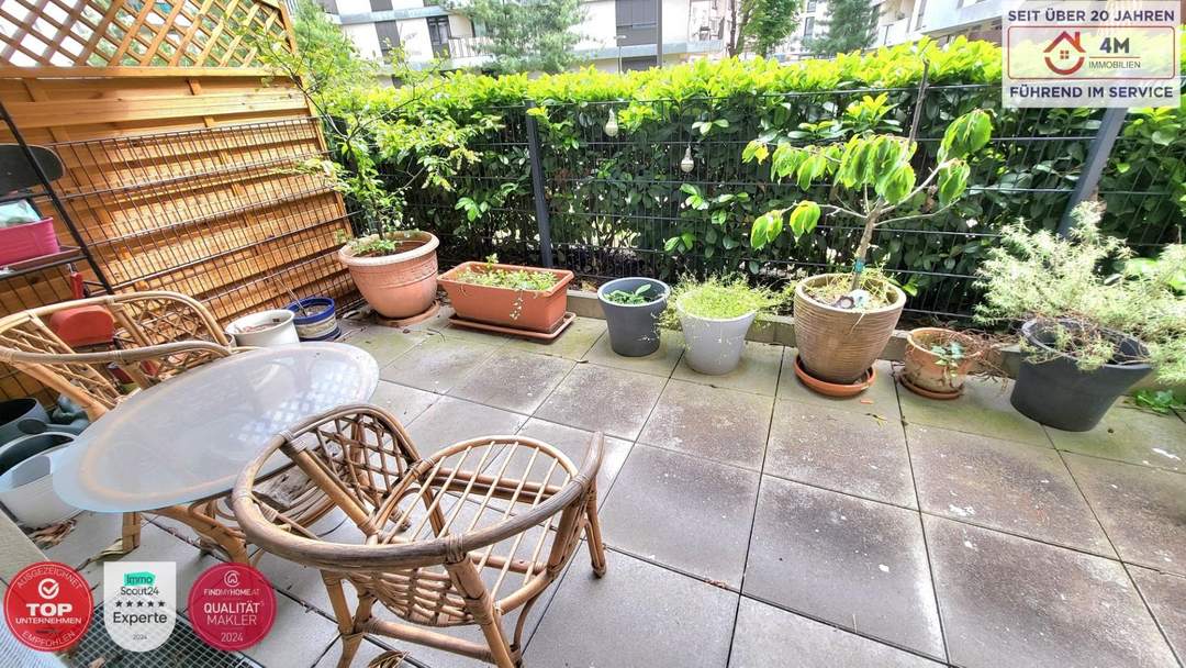 PREIS REDUZIERT- 2- Zimmerwohnung mit Eigengarten ( Terrasse ) in einer schönen Anlage!