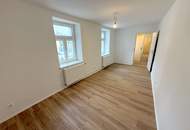 Einziehen &amp; wohlfühlen: Renovierte Wohnung mit Parkplatz