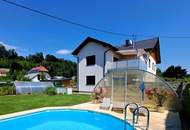 Zweifamilienhaus -Wohnjuwel mit 2 Wohnungen (ca. 290 m² Wfl.), 2 Terrassen, Gartenareal mit Pool &amp; Poolhaus - Neuzeug