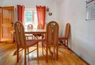 Familienfreundliches Mehrfamilienhaus mit Fernblick über Kierling – 2 Wohneinheiten mit Potenzial !