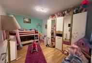 NEU: Viel Platz für Familie, Hobby und Werkstatt – Einfamilienhaus mit 4 Garagen und neuem Dach