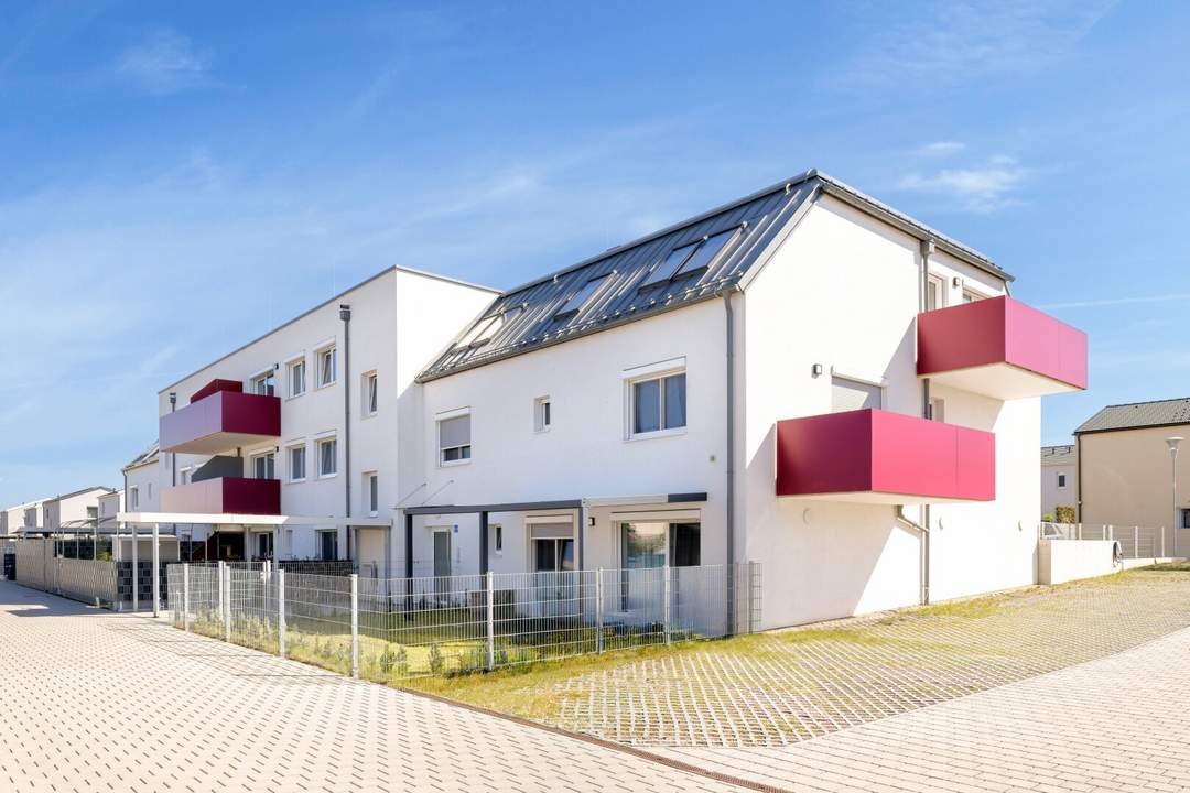 Hochwertige 3-Zimmer DG-Wohnung | 96 m² Wohnfläche | mit Balkon &amp; 2 Parkplätzen (Ziegelmassiv!)