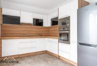 Geräumige 4-Zimmer-Wohnung mit Loggia nahe LKH – Renovierungsobjekt