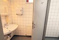 Klassisch-schönes ALTBAU- Büro mit BALKON zur Mariahilfer Straße in unmittelbarer U3-Nähe
