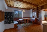 Kärntner Wohncharme in Seenähe – 5-Zimmer-Wohnung mit Kachelofen & Balkon