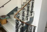 "Under Construction " Wohnung zum Sanieren.