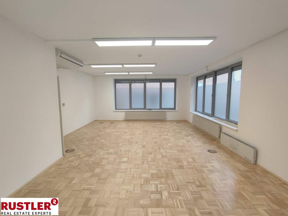 Ruhiges Hinterhofbüro