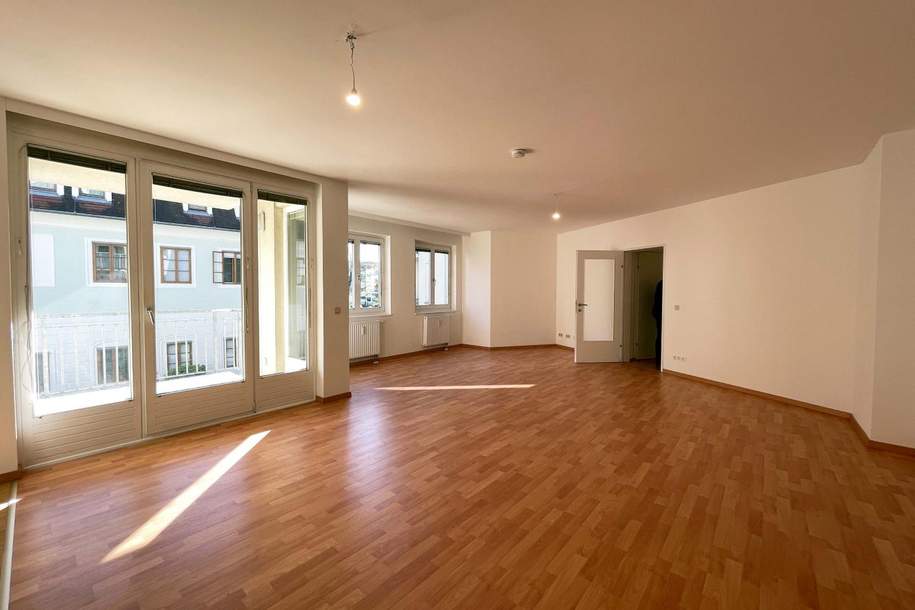 Lichtdurchflutete 3-Zimmer-Wohnung mit Balkon in zentraler Lage, Wohnung-kauf, 290.000,€, 3100 Sankt Pölten(Stadt)