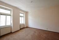 Viel Raum zum kleinen Preis! Attraktive, jedoch renovierungsbedürftige 4-Zimmer-Wohnung!