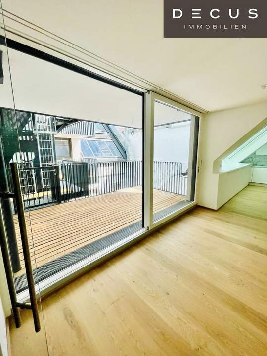 MODERNE DACHGESCHOSSWOHNUNG | AM STADTPARK | 12 m2 TERRASSE | 4 ZIMMER