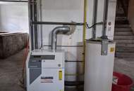 Wohnhaus mit Altbestand und Scheune