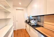 Architektenhaus in sonniger Ruhelage mit Spiral-Weinkeller, Infinity Pool und Burgblick