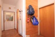 Großzügiges Einfamilienhaus mit Garten, Balkon und Garagen in 8230 Staudach – sanierungsbedürftig!