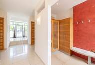 Villa voll unterkellert mit Poolhaus in absoluter Ruhelage