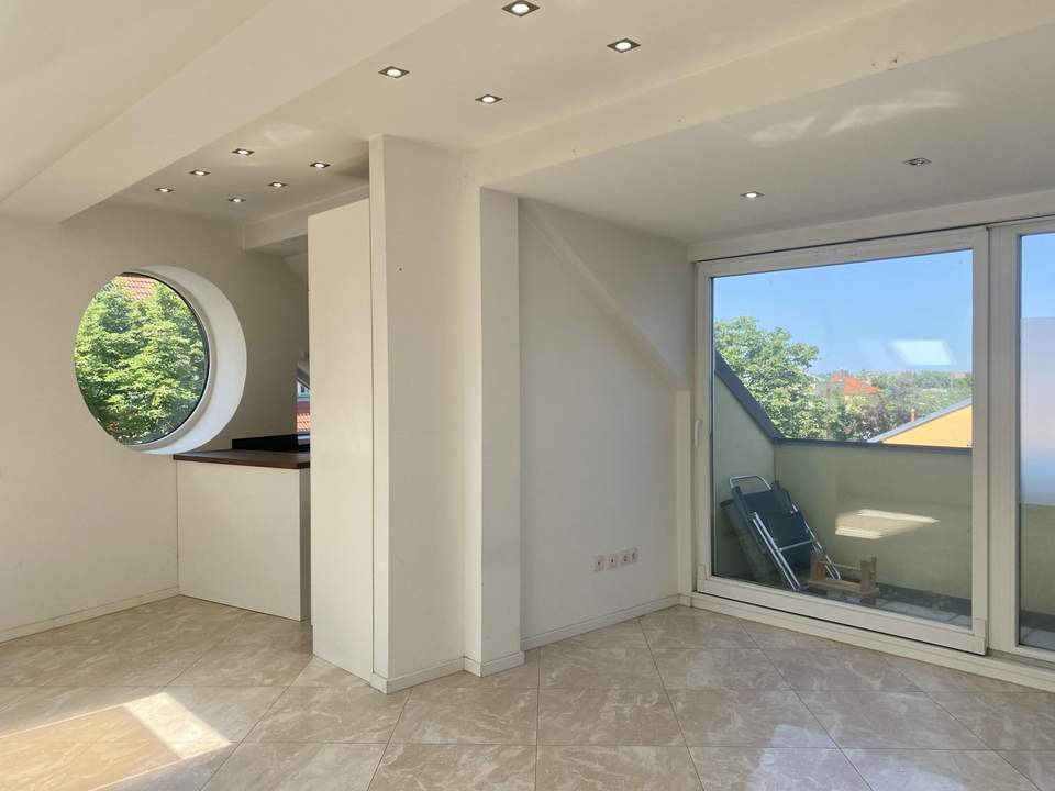 "Dachgeschosswohnung mit Terrasse"