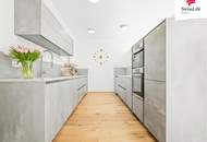 Traumhaus ohne Eigenbau: Modernes Designhaus mit freiem Blick und Ruhe in Toplage Gneis