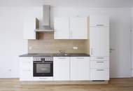 Helle und freundliche 2 Zimmerwohnung im Zentrum mit Loggia und Küche