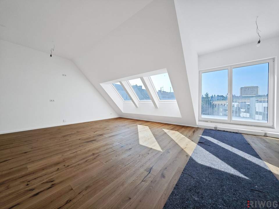 Süd-Terrasse | ERSTBEZUG DG-Wohnung mit 3 Zimmern | über 3m Raumhöhe | Klima &amp; Luftwärmepumpe | Tiefgaragenplatz