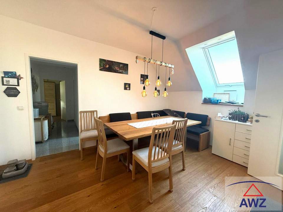 Verkaufe anspruchsvolle 3-Zimmer-Dachgeschosswohnung mit LIFT im Herzen von Neuhofen!