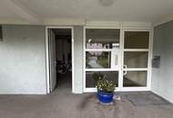 Helle und großzügige 2-Zimmer-Wohnung mit verglaster Loggia