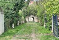 Historisches Anwesen mit weitläufigem Grundstück!