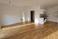 Kleine 2 Zimmerwohnung mit großem Westbalkon und Einbauküche!