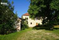 Ehemaliges Pfarrhaus mit großem Gartengrundstück